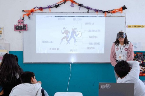 UATx impulsa pensamiento crítico en niños con taller “Superlectores de Medios”