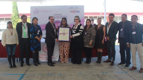 Secundaria Técnica 53 de Apizaco recibe distintivo en Derechos Humanos