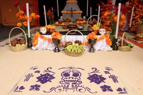 Ofrenda monumental en homenaje a mujeres indígenas
