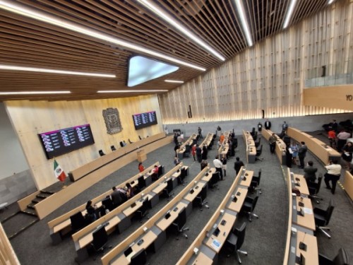 Diputados presentan exhorto para cambiar el nombre del estadio Cuauhtémoc a Manuel Lapuente