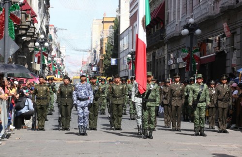 Participación estudiantil en el desfile