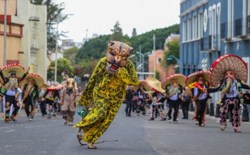 Gobernador recibe convite del Festival Huey Atlixcáyotl