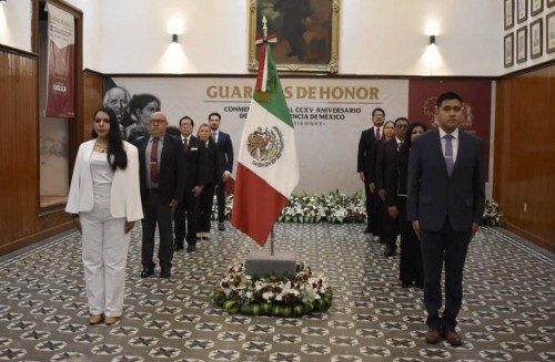 Encabeza Tonantzin Fernández Guardia de Honor en conmemoración del 215 aniversario del inicio de la Independencia de México
