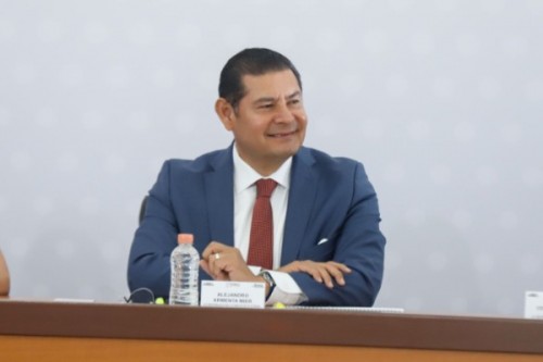 Gobernador pide a ciudadanía denunciar a funcionarios públicos que no briden atención 