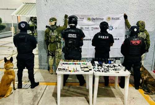 Operativo coordinado en dos penales de Puebla