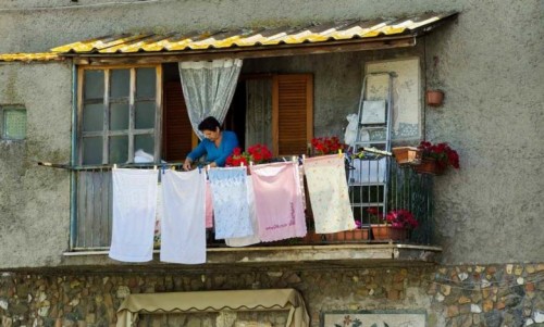 ¿Cuánto ganarían las mujeres si les pagaran por las labores domésticas? INEGI lo revela