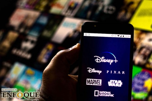 6 Series de astronomía, ciencia e historia que no te puedes perder en Disney+