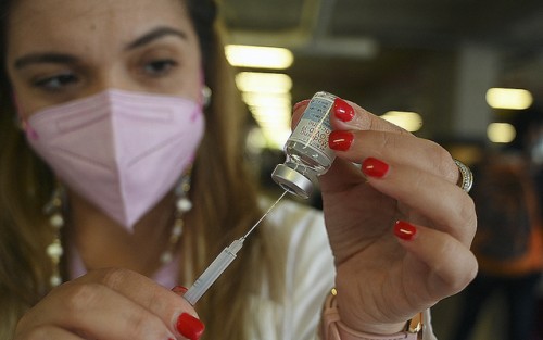 Covid-19: Así funciona en tu cuerpo la vacuna de moderna que llegará a México en los próximos días 