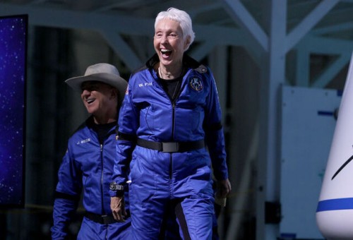 Wally Funk, la astronauta a la que el machismo le negó ir al espacio y hoy cumplió su sueño a los 82 años