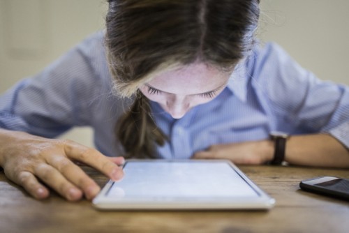 La llegada del covid-19 desató una grave epidemia de miopía en niños