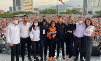 Samuel García celebra su triunfo como nuevo gobernador de Nuevo León con evento masivo