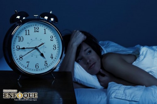 ¿Por qué me despierto en la madrugada? Te explicamos la razón