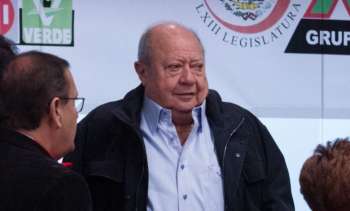 ¿Quién es Carlos Romero Deschamps, polémico líder sindical que renunció hoy a Pemex?