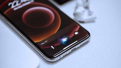 Alexa, siri y otros asistentes virtuales no hacen a los niños más mandones e impacientes