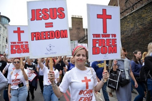 Youtube declara la guerra a los antivacunas y bajará todo el contenido conspiracionista