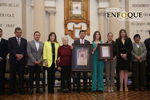 Mati Álvarez recibe la Cédula Real y Real Provisión