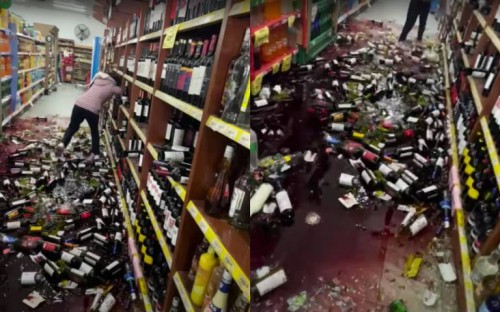 Mujer destruye cientos de botellas de vino tras ser despedida del supermercado donde trabajaba