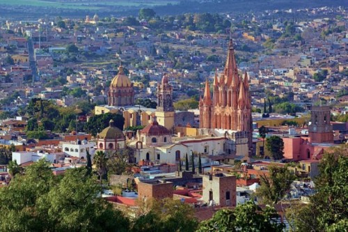 El Desfile de los Locos, tradición en San Miguel de Allende