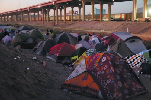 Van demócratas por legalizar a 8.3 millones de migrantes