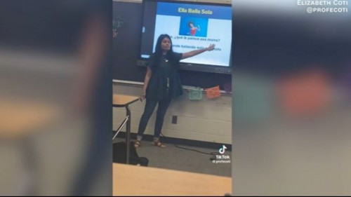 Maestra enseña español a sus alumnos con canciones de Peso Pluma