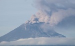 Espectáculo volcánico: Popocatépetl deslumbra con impresionantes fumarolas