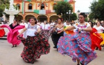 Iluminan Tlaxcala estudiantes del Cobat en demostración de danza folclórica