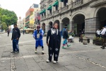 Payasos de Urban Clown marchan al Palacio Municipal de Puebla en busca de permisos y seguridad