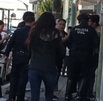 Denuncian y exhiben abuso de autoridad de policías en Chiautempan 