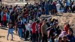 Estados Unidos ofrece $1,000 dólares a indocumentados que se autodeporten 
