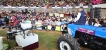 Foto: Cortesía Alejandro Armenta entrega apoyos a productores en Zacapoaxtla.
