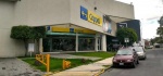 Foto: Cortesía Patrullas afuera de una tienda Coppel tras un asalto.