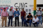 Ricardo Monreal habla con medios en la Cámara de Diputados.