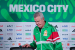 Javier Aguirre durante la conferencia tras el México vs Inglaterra.