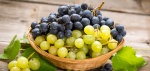 Foto: Cortesía Racimo de uvas junto a accesorios para hacer ejercicio.