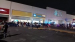 Ministeriales frustran asalto en Coppel Cruz del Sur Cuautlancingo; un presunto delincuente fue detenido