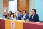 Serafín Ortiz durante la presentación de su libro en la UATx.