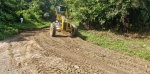 Foto: Cortesía Maquinaria trabajando en la rehabilitación de un camino rural en Nauzontla, Puebla