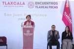 Foto: Cortesía Lorena Cuéllar durante un encuentro ciudadano en San Juan Huactzinco.