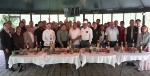 Productores y restauranteros participan en una mesa de negocios para el Chile en Nogada.