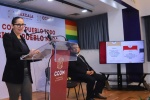 Persona cuidadora recibe apoyo durante una actividad del programa Cuidar con Bienestar en Tlaxcala.