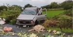 Foto: Cortesía Camioneta accidentada a un costado de la carretera en Huaquechula.