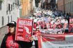 Miles marchan en Puebla por jornada de 40 horas y mejores salarios