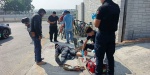Patrullas y paramédicos atendiendo a un ciclista herido en Lomas de Angelópolis.