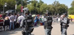 Policías resguardando desfile del 5 de mayo en Puebla