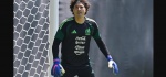 Guillermo Ochoa con uniforme de la selección mexicana