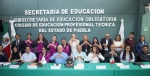Autoridades de Conalep Puebla durante firma de convenios con empresas